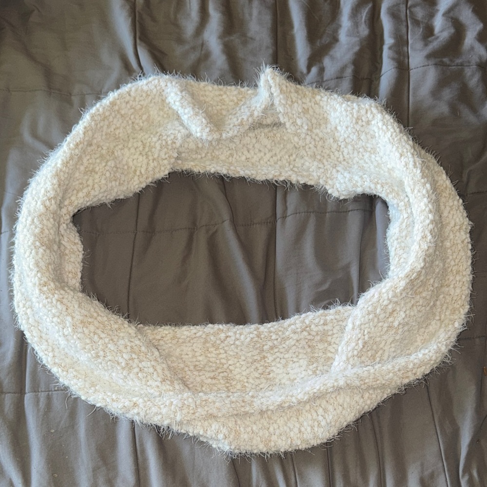 Cream Scarf - Picture 3 of 6